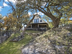 Main sleeping lodge with four bedrooms