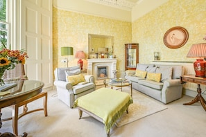 Living Room with Dining area and sitting area - The Muntham Luxury Holiday Apartments in Torquay - Apartment 2.