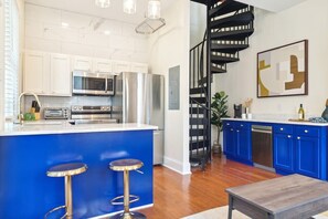  Unit Entrance View