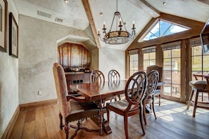 Hardwood, Floor, Flooring, Dining Room, Dining Table
