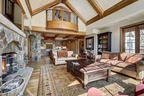 Home Decor, Furniture, Indoors, Living Room, Fireplace