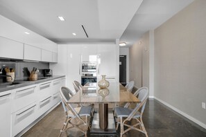 Fully-equipped kitchen!