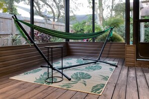 Hang out with the hammock