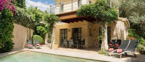 Delightful Cala San Vicente Villa | Raconet | 3 Bedrooms | Ping Pong | Short Walk to Beach