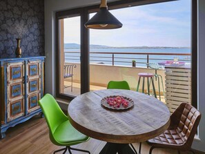 Dining area in Kitchen