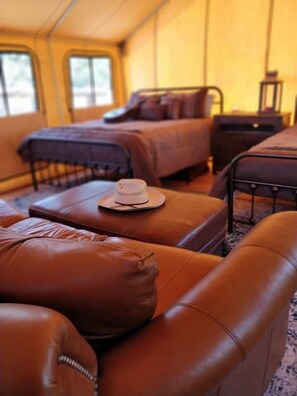 2 comfortable queen beds large Hye Glamping tent with 1 king sofas