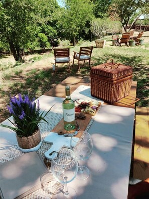 Creek Front Picnick and Dining area