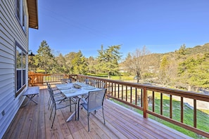 Wraparound Deck | Mountain Views