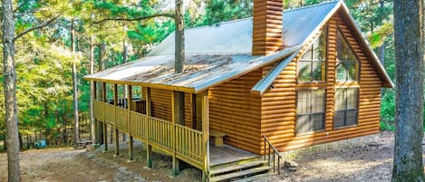 Shaui Chukka located on our private 40 acres shared with 6 other cabins.