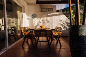 Roque Dinning