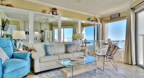 Jeff and Gina Properties - Belleair Beach Club 215 (BBC215) - Belleair Beach - 1 Bedroom - 1 Bathroom - Gulf Waterfront - Beach Front