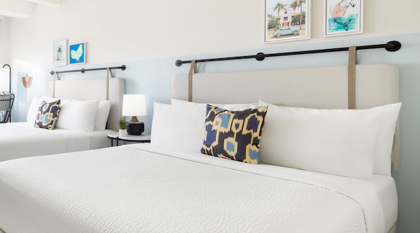 2 Queen size beds
