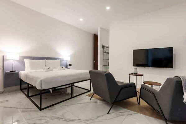 Lovely room with smart tv