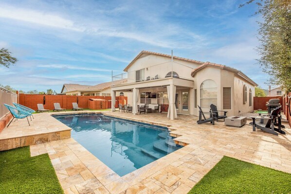 Private Backyard with large pool, and views of the desert. Lounge in the sun.