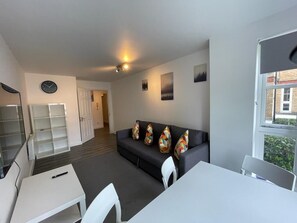 Living Room / Lounge