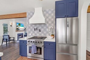 SPANISH KITCHEN WITH ROOM TO ENTERTAIN