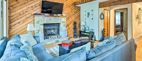 Pocono Lake Vacation Rental | 3BR | 2BA | Stairs Required | 1,391 Sq Ft