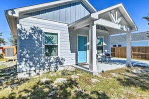 House Exterior | Pet Friendly w/ Fee | ~48 to Corpus Christi