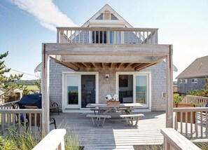 Perfect for grilling or happy hour at sunset! 