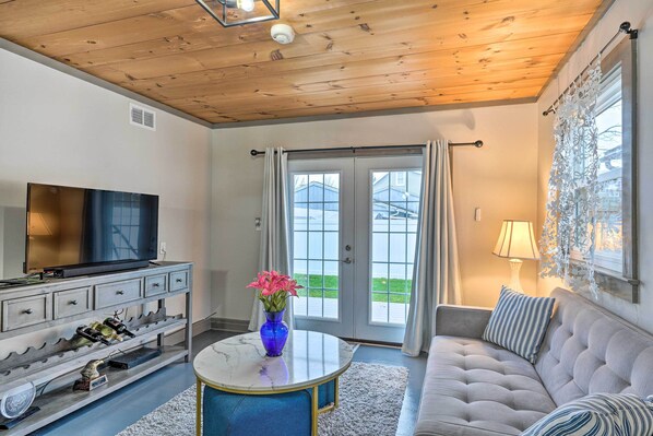 Bemus Point Vacation Rental | 1BR | 1BA | 1 Step to Access | 600 Sq Ft