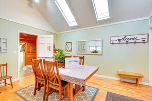 Dining Room | Dishware & Flatware Provided