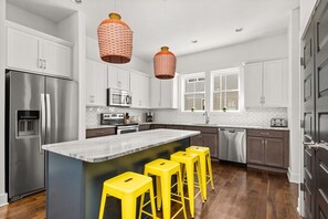 Fun, bright kitchen!