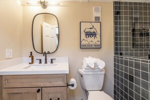 Upstairs 3rd Full Bathroom.
Fully remodeled in Nov. 2024