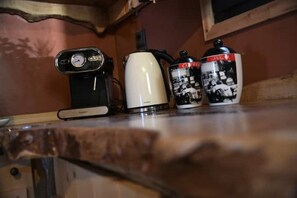 Kaffee und/oder Kaffeemaschine