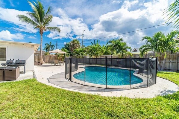 Non-heated pool is fully fenced. Bbq grill is also available for our guests and another outdoor dining table! 