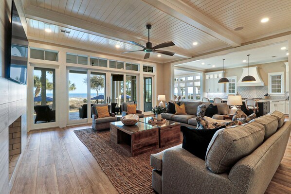 19 Armada | Living Room - 19 Armada | Living Room
