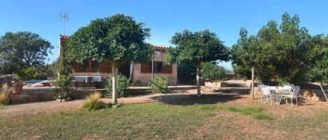 welcome to Finca CAN PATITO in Es Llombards/ Santanyi