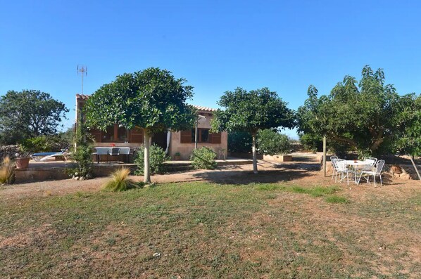 welcome to Finca CAN PATITO in Es Llombards/ Santanyi