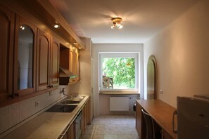 fully equipped kitchen