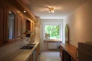 fully equipped kitchen
