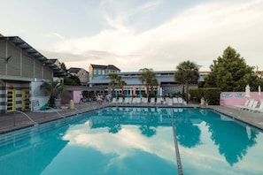 Paradiso Pool