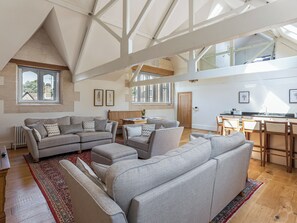 Open plan living space | The Old Library, Painswick