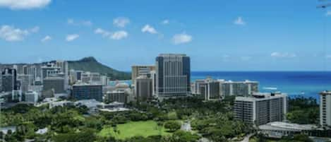 Diamond Head and ocean view
