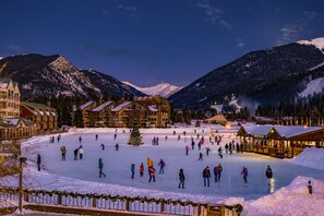 Resort, Hotel, Building, Outdoors, Mountain