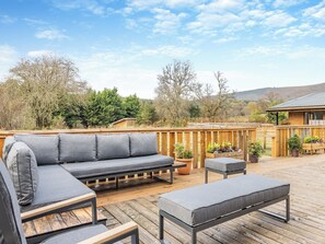 Sitting-out-area | Lime Lodge - Mid Wales Lodges, Llandrindod Wells