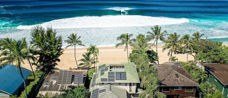 Front row view to Bonzai Pipeline!