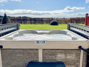 Hot tub | Drummygar Mains, Arbroath