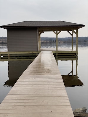 Dock/Boat House
