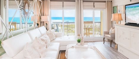 Directly on the beach! Light and airy furnishings, you may never leave paradise