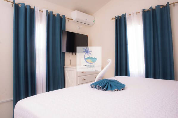 Primary bedroom with King bed
With 43 inch smart TV/Netflix