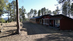 Plenty of space to unload trailers w SXS. Also rentals available <3mi away. 