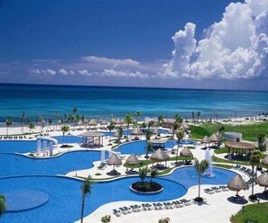 Resort, Hotel, Building, Pool, Water