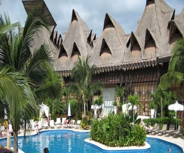 Resort, Hotel, Building, Architecture, Swimming Pool