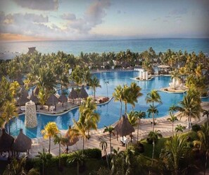 Pool, Water, Outdoors, Swimming Pool, Hotel