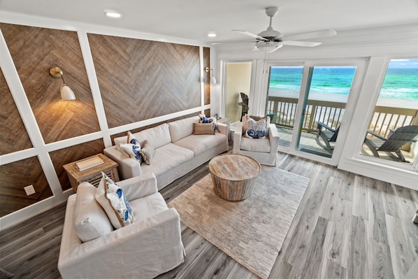 From the entire condo, you have an amazing view of the turquoise ocean!