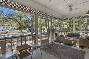 Screened in front porch